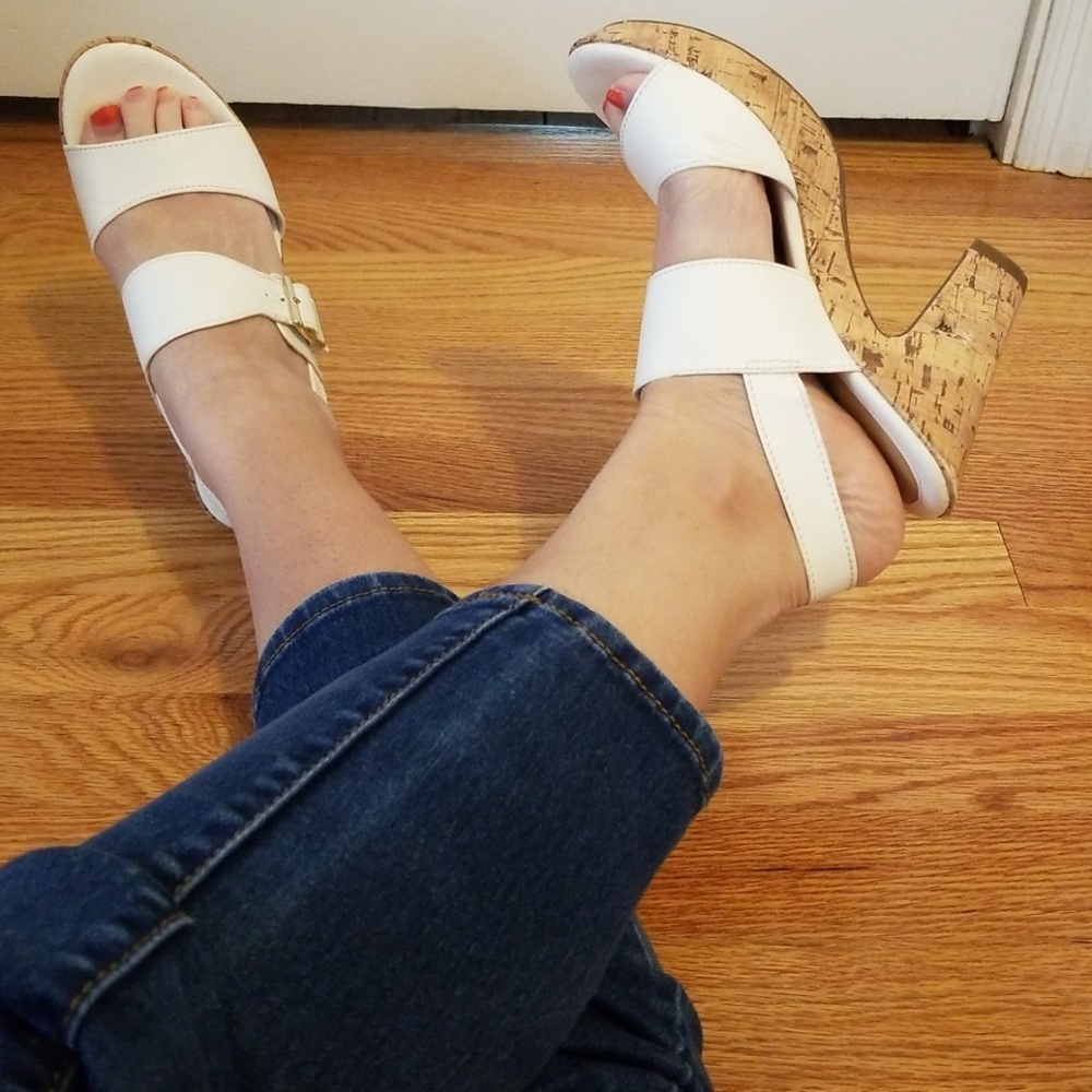 White Heeled Shoes - Picture 1 of 5